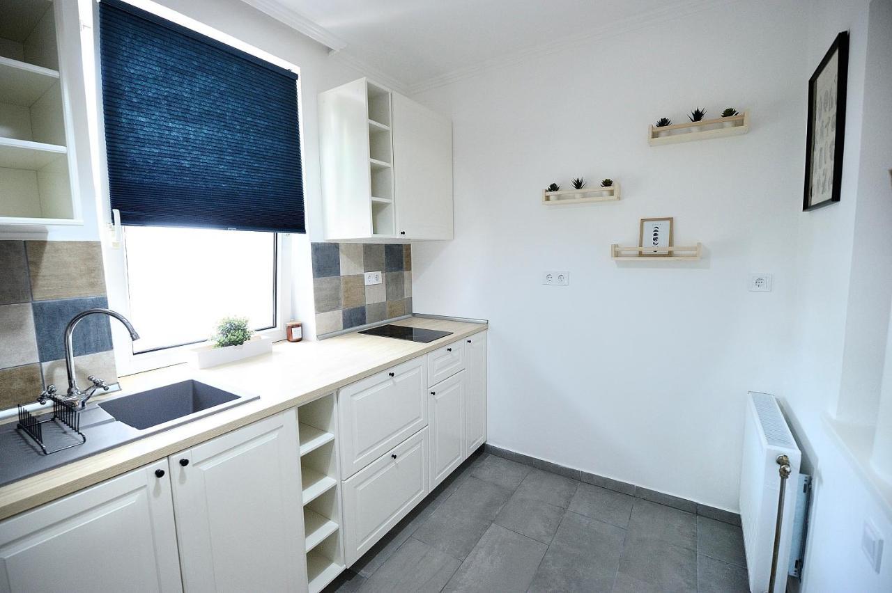 Best Apartman Lelle Balatonlelle Buitenkant foto