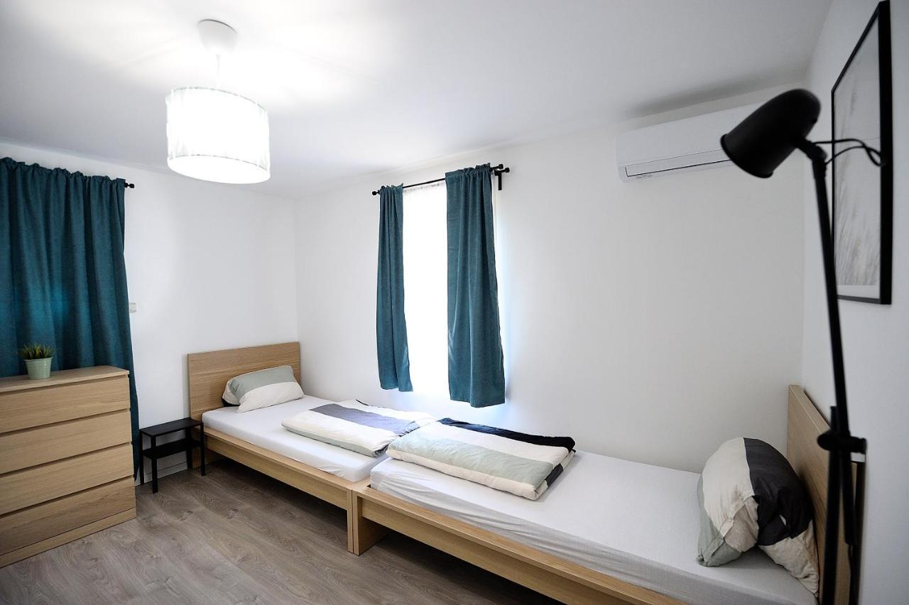 Best Apartman Lelle Balatonlelle Buitenkant foto
