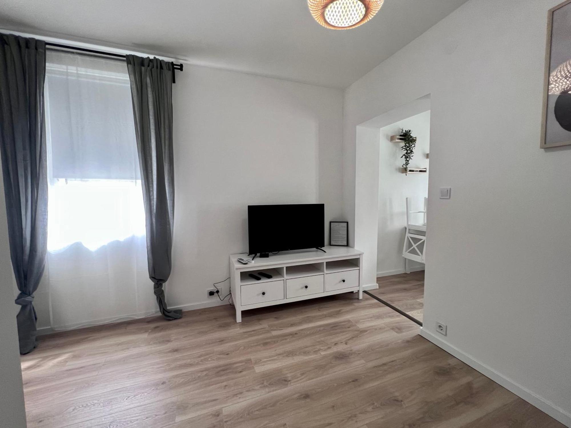 Best Apartman Lelle Balatonlelle Buitenkant foto