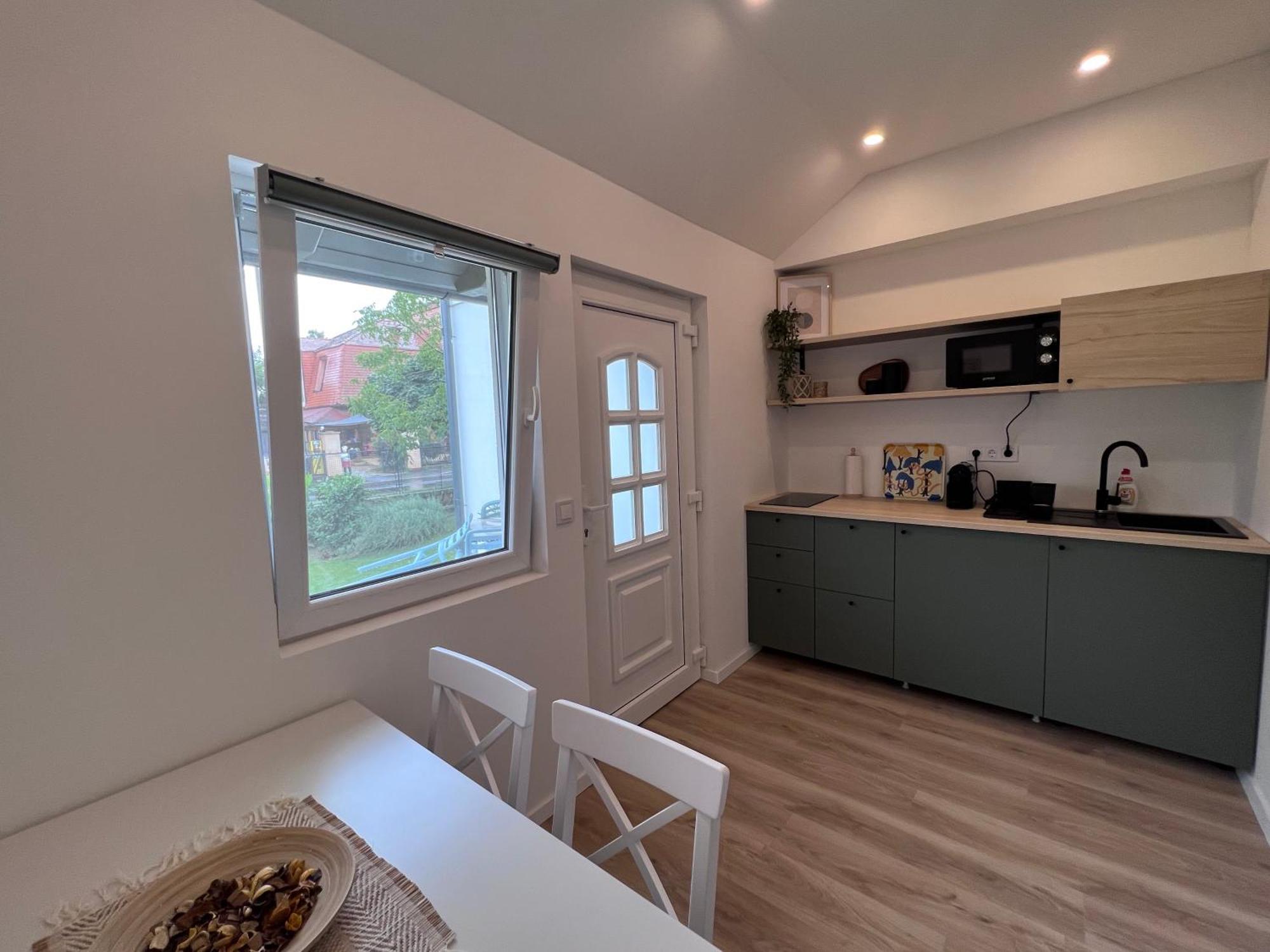 Best Apartman Lelle Balatonlelle Buitenkant foto